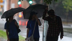  Torrential rains have left thousands of homes flooded in eastern Australia, with more rain and high winds expected in Queensland and New South Wales.